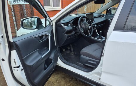 Toyota RAV4, 2020 год, 3 950 000 рублей, 8 фотография