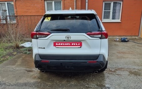 Toyota RAV4, 2020 год, 3 950 000 рублей, 16 фотография