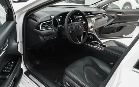 Toyota Camry, 2020 год, 2 350 000 рублей, 6 фотография