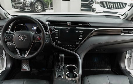 Toyota Camry, 2020 год, 2 350 000 рублей, 14 фотография