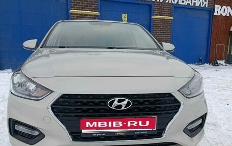 Hyundai Solaris II рестайлинг, 2017 год, 1 080 000 рублей, 1 фотография