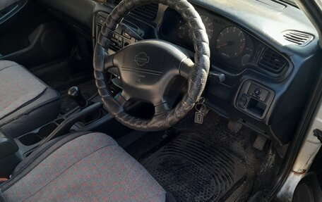 Nissan Bluebird XI, 2001 год, 160 000 рублей, 4 фотография