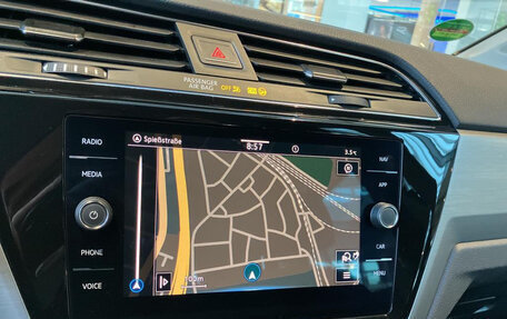 Volkswagen Touran III, 2022 год, 2 342 000 рублей, 9 фотография