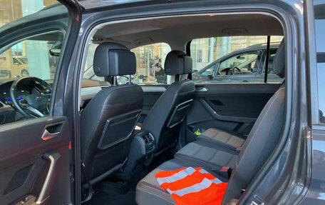 Volkswagen Touran III, 2022 год, 2 342 000 рублей, 8 фотография