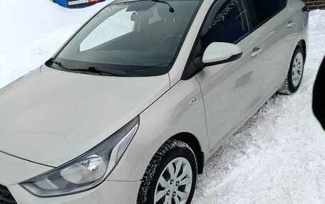 Hyundai Solaris II рестайлинг, 2017 год, 1 080 000 рублей, 6 фотография