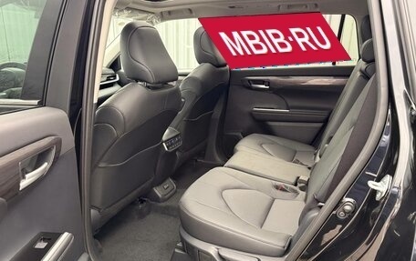 Toyota Highlander, 2025 год, 5 650 000 рублей, 22 фотография