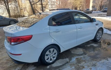 KIA Rio III рестайлинг, 2015 год, 1 100 000 рублей, 3 фотография