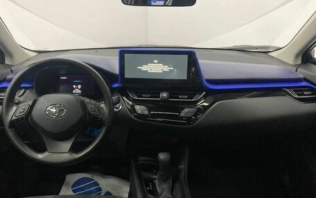 Toyota C-HR I рестайлинг, 2023 год, 3 300 000 рублей, 1 фотография