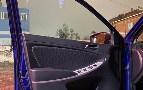 Hyundai Solaris II рестайлинг, 2011 год, 750 000 рублей, 12 фотография