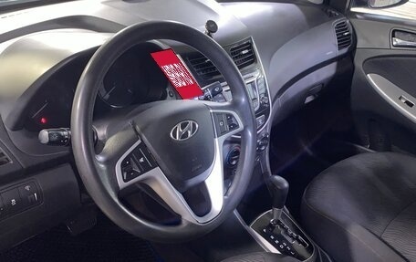 Hyundai Solaris II рестайлинг, 2011 год, 750 000 рублей, 16 фотография