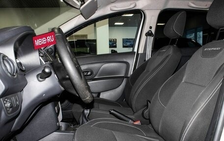 Renault Logan II, 2022 год, 959 000 рублей, 12 фотография