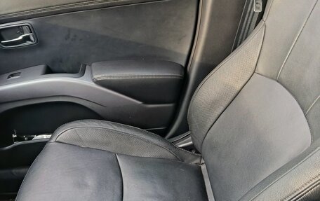 Mitsubishi Outlander III рестайлинг 3, 2011 год, 1 500 000 рублей, 10 фотография