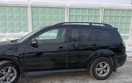 Mitsubishi Outlander III рестайлинг 3, 2011 год, 1 500 000 рублей, 7 фотография