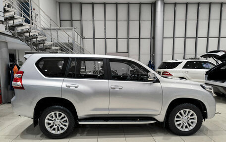 Toyota Land Cruiser Prado 150 рестайлинг 2, 2014 год, 3 310 000 рублей, 5 фотография
