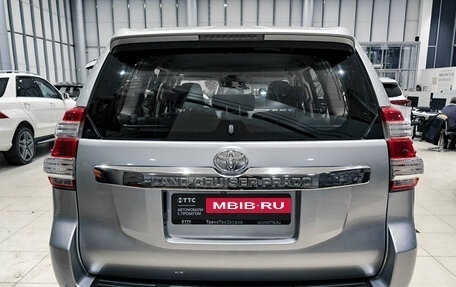 Toyota Land Cruiser Prado 150 рестайлинг 2, 2014 год, 3 310 000 рублей, 7 фотография