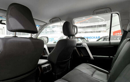 Toyota Land Cruiser Prado 150 рестайлинг 2, 2014 год, 3 310 000 рублей, 14 фотография