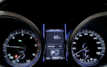 Toyota Land Cruiser Prado 150 рестайлинг 2, 2014 год, 3 310 000 рублей, 15 фотография