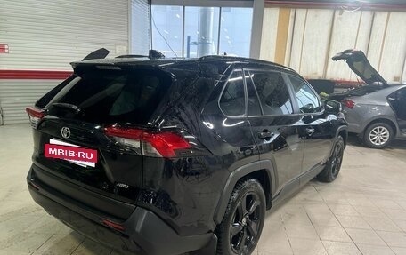Toyota RAV4, 2021 год, 3 363 000 рублей, 2 фотография