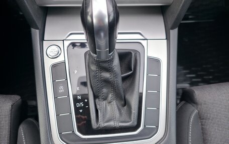 Volkswagen Passat B8 рестайлинг, 2015 год, 1 550 000 рублей, 22 фотография