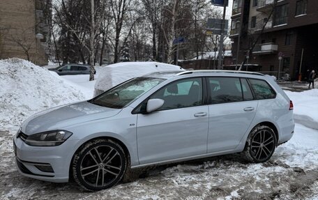 Volkswagen Golf VII, 2018 год, 1 900 000 рублей, 2 фотография