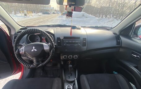 Mitsubishi Outlander III рестайлинг 3, 2007 год, 1 080 000 рублей, 9 фотография