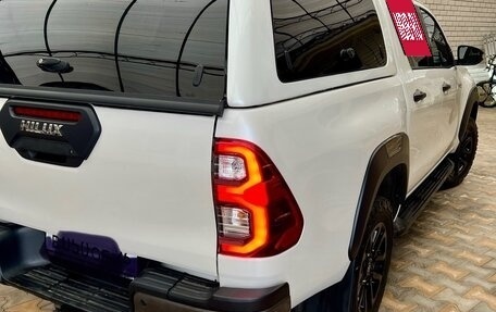 Toyota Hilux VIII, 2020 год, 5 500 000 рублей, 4 фотография