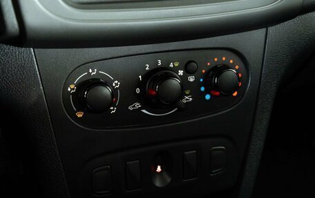 Renault Logan II, 2020 год, 880 000 рублей, 11 фотография