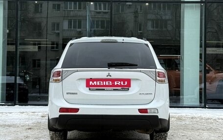 Mitsubishi Outlander III рестайлинг 3, 2013 год, 1 440 000 рублей, 6 фотография