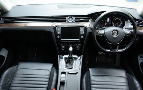 Volkswagen Passat B8 рестайлинг, 2017 год, 1 420 000 рублей, 11 фотография