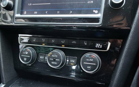 Volkswagen Passat B8 рестайлинг, 2017 год, 1 420 000 рублей, 15 фотография