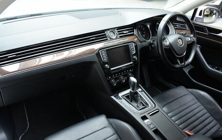 Volkswagen Passat B8 рестайлинг, 2017 год, 1 420 000 рублей, 20 фотография