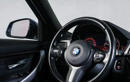 BMW 3 серия, 2018 год, 2 990 000 рублей, 13 фотография