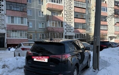 Toyota RAV4, 2018 год, 3 000 000 рублей, 4 фотография
