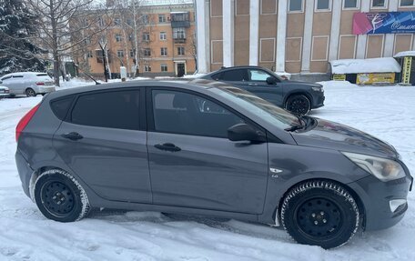 Hyundai Solaris II рестайлинг, 2015 год, 850 000 рублей, 5 фотография