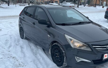 Hyundai Solaris II рестайлинг, 2015 год, 850 000 рублей, 4 фотография