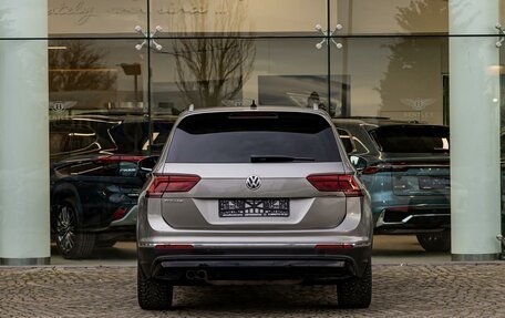 Volkswagen Tiguan II, 2019 год, 1 995 000 рублей, 5 фотография