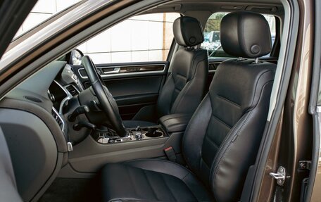 Volkswagen Touareg III, 2012 год, 2 095 000 рублей, 11 фотография