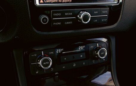 Volkswagen Touareg III, 2012 год, 2 095 000 рублей, 15 фотография