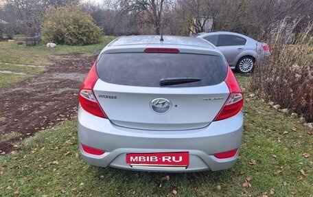 Hyundai Solaris II рестайлинг, 2012 год, 690 000 рублей, 5 фотография