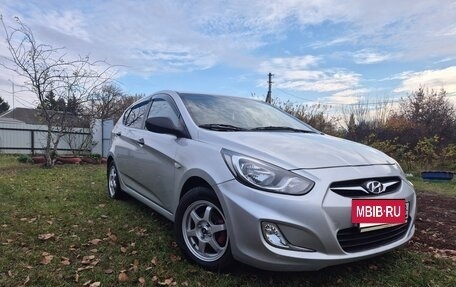 Hyundai Solaris II рестайлинг, 2012 год, 690 000 рублей, 2 фотография