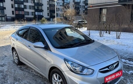 Hyundai Solaris II рестайлинг, 2012 год, 725 000 рублей, 2 фотография