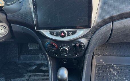 Hyundai Solaris II рестайлинг, 2012 год, 725 000 рублей, 12 фотография