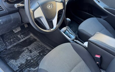 Hyundai Solaris II рестайлинг, 2012 год, 725 000 рублей, 16 фотография