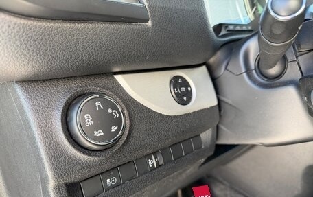 Peugeot Traveller I, 2018 год, 2 300 000 рублей, 15 фотография