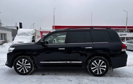 Toyota Land Cruiser 200, 2019 год, 7 350 000 рублей, 4 фотография