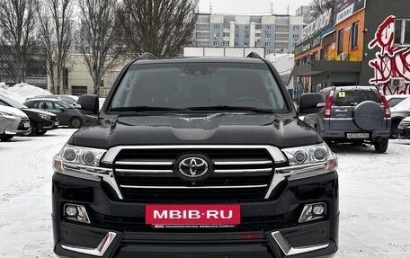 Toyota Land Cruiser 200, 2019 год, 7 350 000 рублей, 2 фотография