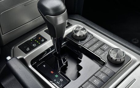 Toyota Land Cruiser 200, 2019 год, 7 350 000 рублей, 20 фотография