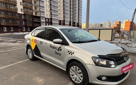 Volkswagen Polo VI (EU Market), 2011 год, 640 000 рублей, 2 фотография