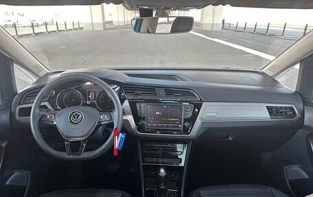 Volkswagen Touran III, 2022 год, 2 430 000 рублей, 6 фотография