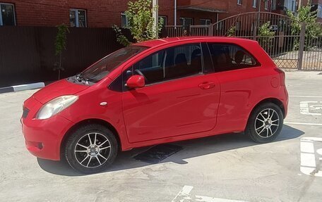 Toyota Yaris III рестайлинг, 2008 год, 460 000 рублей, 2 фотография